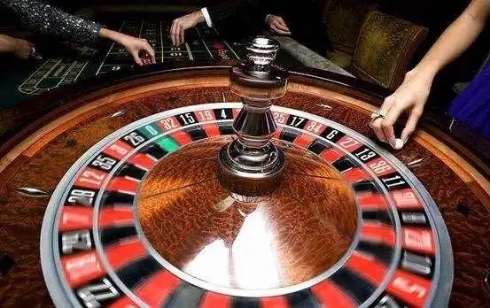 epic138 live-dealer table with multiple camera angles